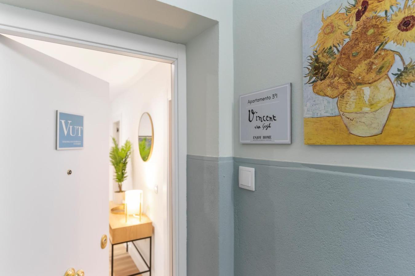 Van Gogh, Confort Y Diseno En El Centro De Gijón Buitenkant foto